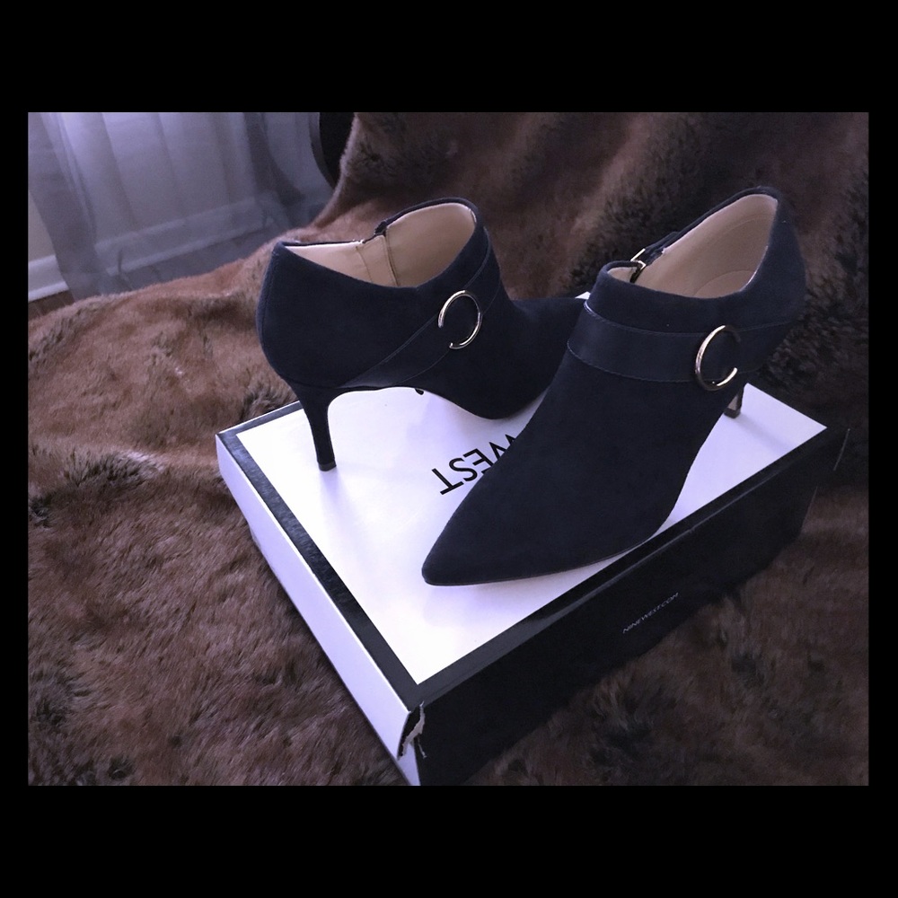 Navy suede booties (Nine West - Megaera)